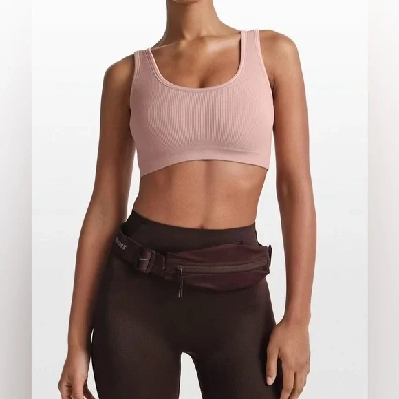 SKIMS x NIKE Himalayan Pink Ribbed Seamless Scoop Sports Bra - Picture 1 of 6